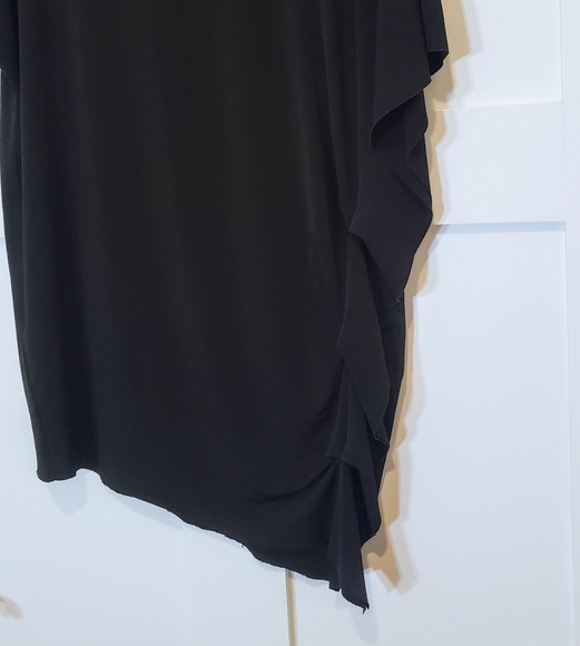 Chico's Side Ruched Black Stretch Tunic Short Sleeve Asymetrical Raw Hem Size 2 - Picture 7 of 13